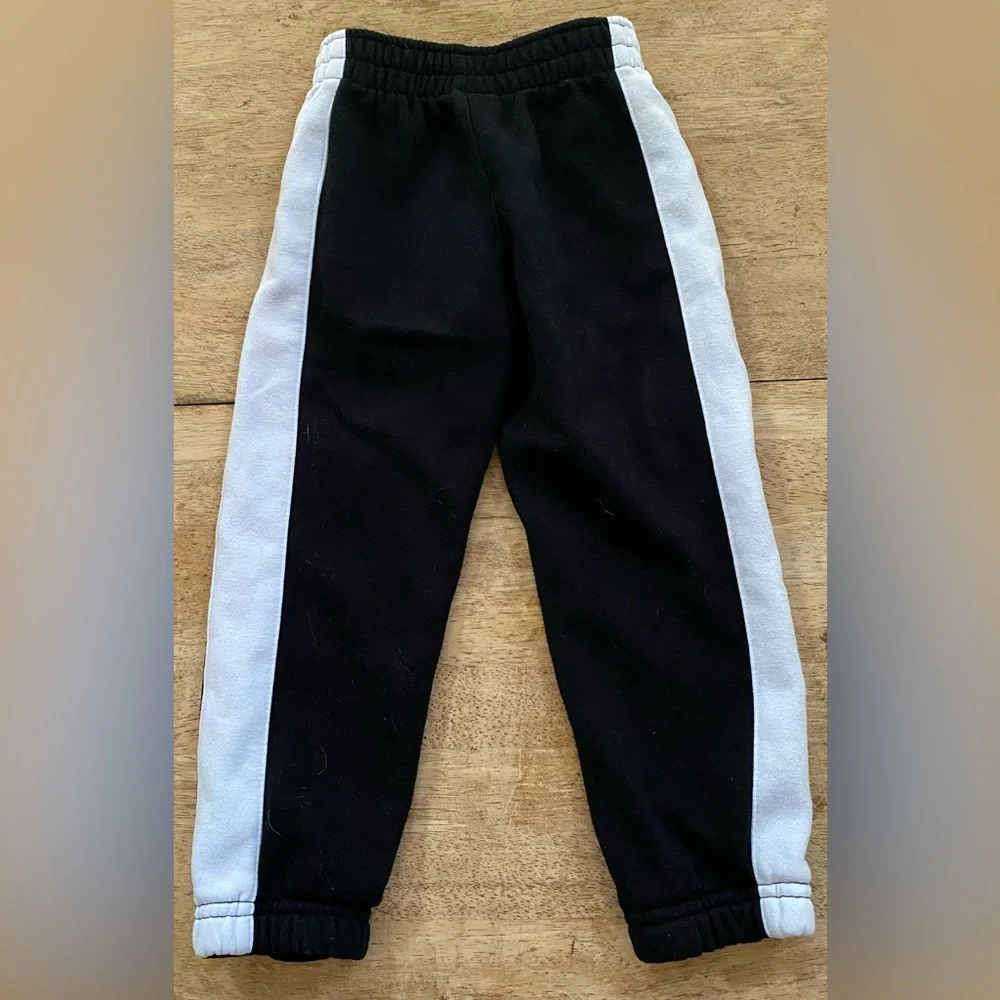 Nike Boy’s‎ Sz 4T Black/White Logo Fleece Jogging Set
